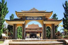 Đến Thiền viện Trúc Lâm Đà Lạt, tìm về chốn yên bình Xem thêm tại https://rivertour.vn/du-lich-viet-nam/du-lich-da-lat/den-thien-vien-truc-lam-da-lat-tim-ve-chon-yen-binh/