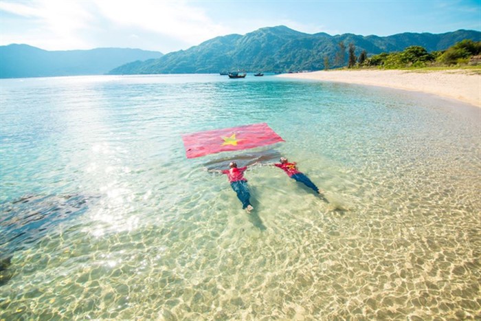 Tour Hòn Nưa nửa ngày từ Tuy Hòa: Thiên đường biển đảo Phú Yên - Quy Nhơn Tourist