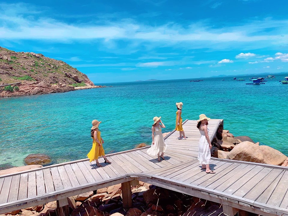 Tour 2 đảo Hòn Khô - Cù Lao Xanh 1 ngày: Ngắm hoàng hôn tại Eo Gió - Công ty du lịch Quy Nhơn Tourist