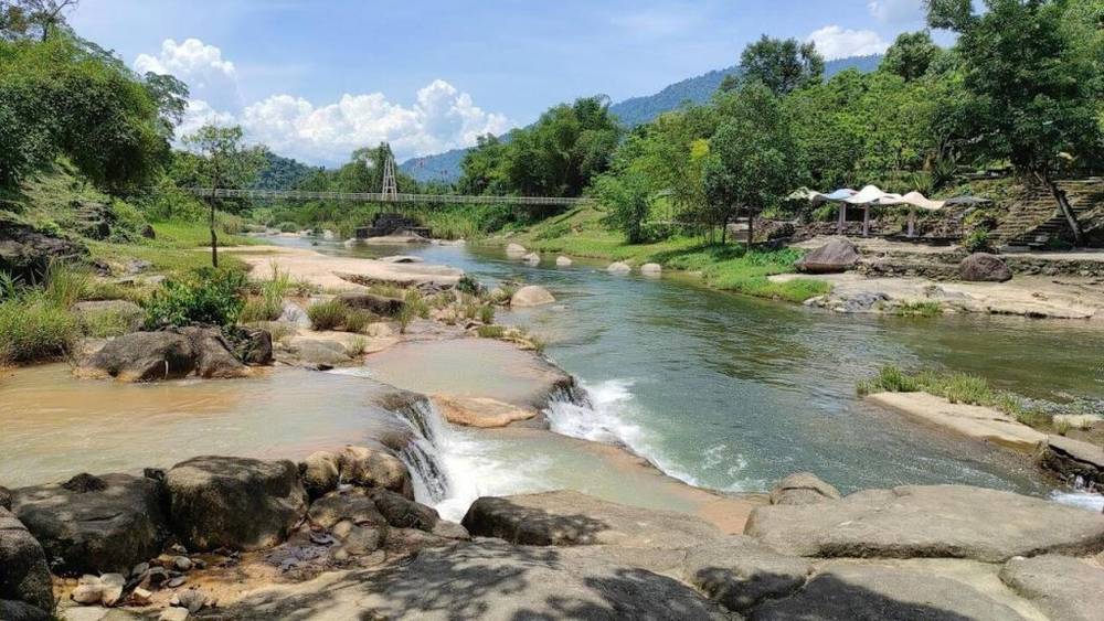 Cẩm nang du lịch vịnh Cam Ranh cho người đi lần đầu