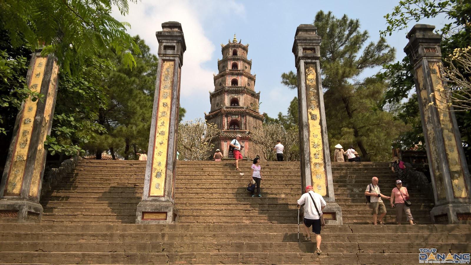 Chùa Thiên Mụ Huế | Điểm Tham Quan Tâm Linh Lý Tưởng Và Bí Ẩn