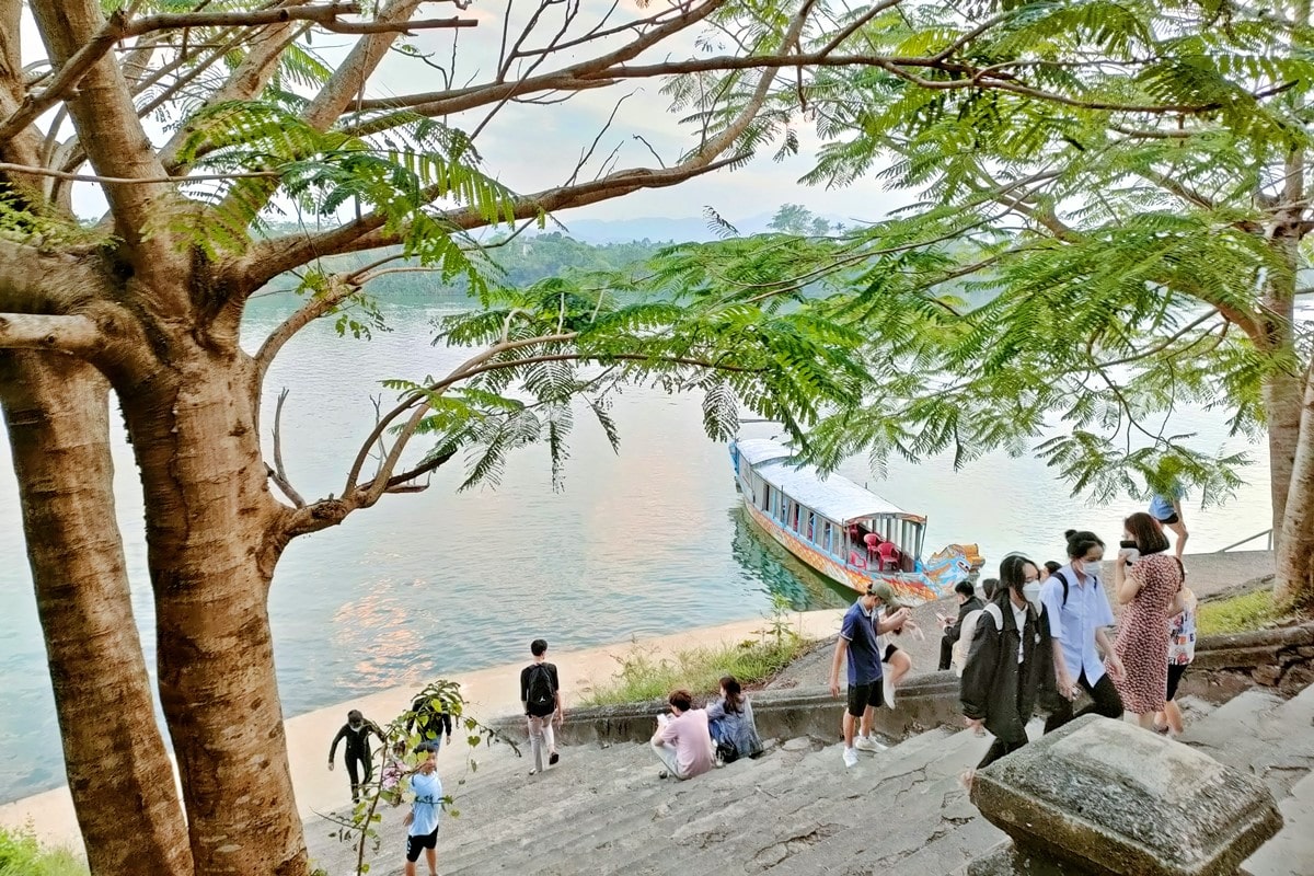 Bến Toà Khâm - Chùa Thiên Mụ - Thuyền rồng Huế trên sông Hương