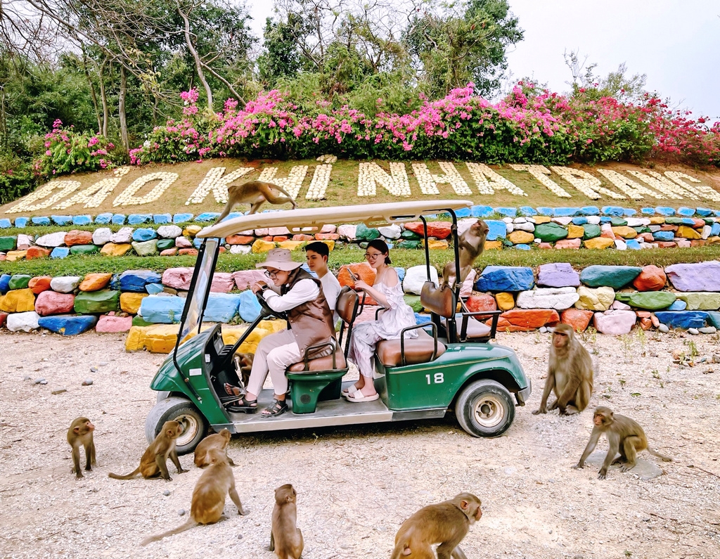 Vương quốc Đảo Khỉ - Long Phú Tourist - Công ty lữ hành chuyên nghiệp.
