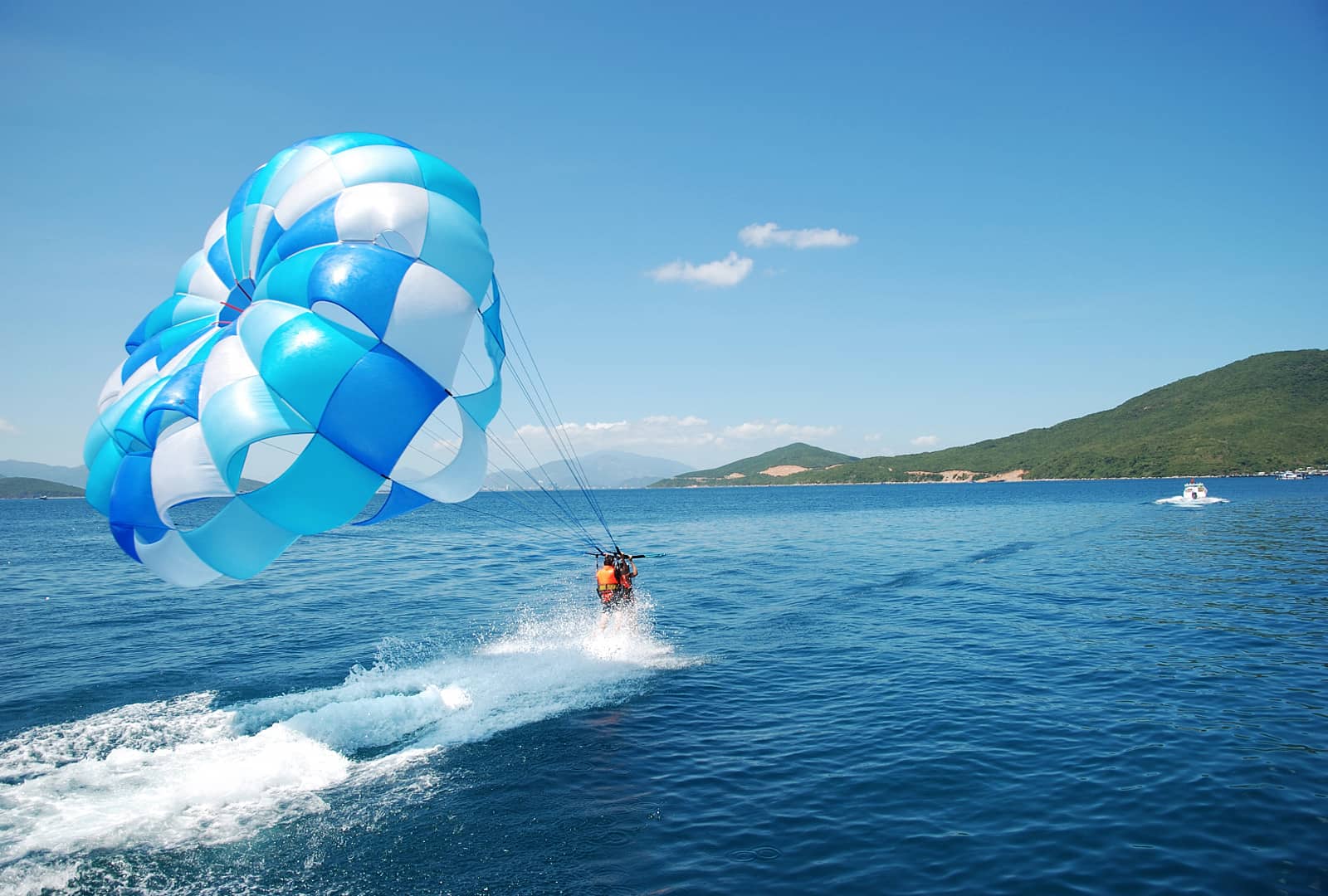 Trải nghiệm bay dù lượn tại Nha Trang – Spirit Vietnam Airlines