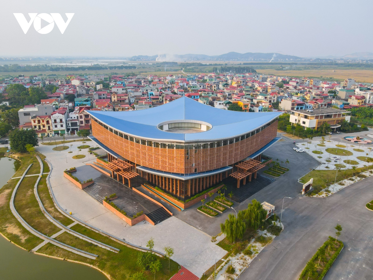 Cận cảnh Nhà hát dân ca Quan họ hơn 241 tỷ đồng đang gây tranh cãi ở Bắc Ninh