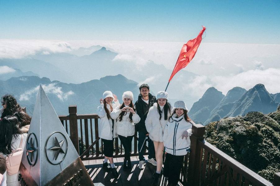 Hành trình khám phá du lịch Fansipan - Nóc nhà của Đông Dương