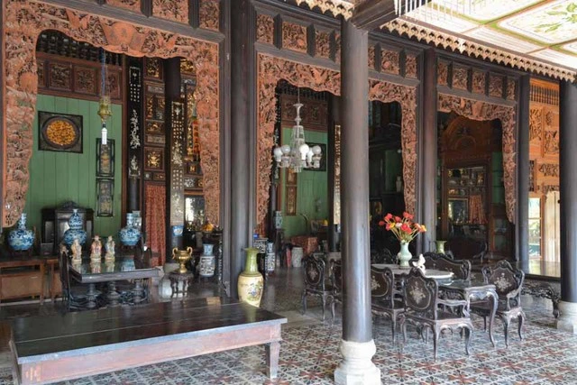 Tham quan nhà cổ Bình Thủy và khám phá vẻ đẹp Cần Thơ về đêm