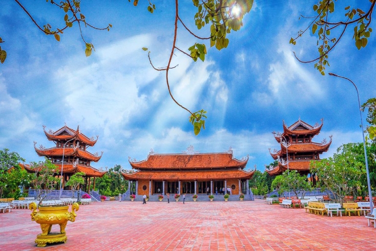 Thiền Viện Trúc Lâm Hậu Giang - Điểm đến du lịch tâm linh ấn tượng