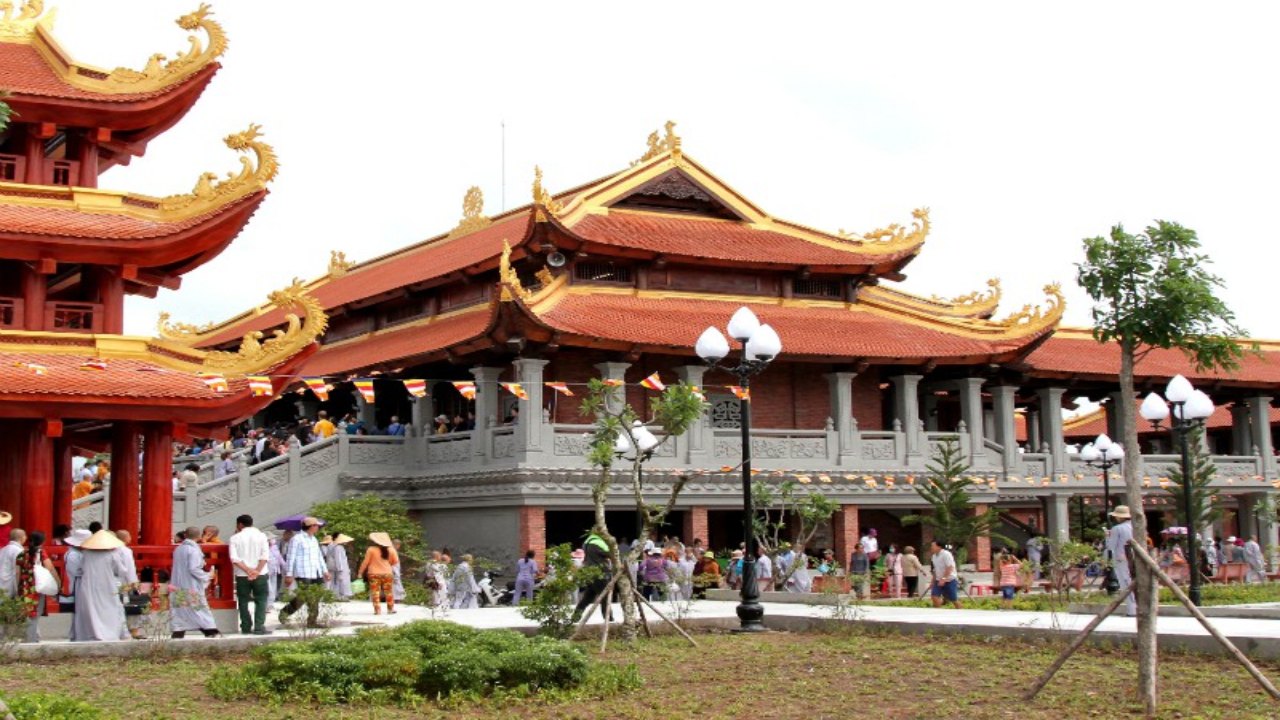 Thiền viện Trúc Lâm Hậu Giang - Điểm du lịch tâm linh 2025