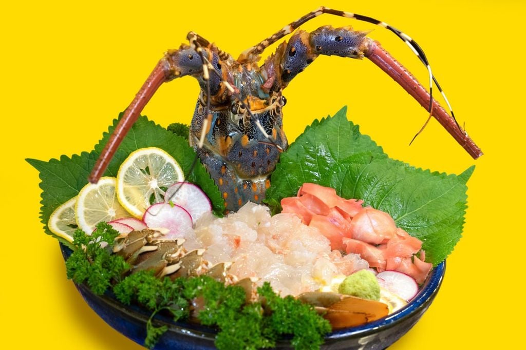 Sashimi Tôm hùm bông hương vị hải sản ngon tại Đại Việt – Lua Dai Viet Restaurant