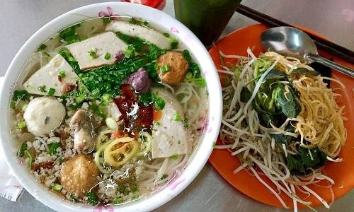 Quán bún mọc 40 năm hút khách ở Sài Gòn - iVIVU.com