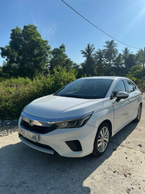 kiểm tra lốp xe trước chuyến đi