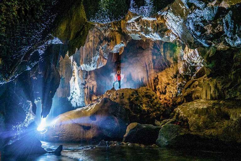 Có gì trong tour khám phá Hang Va – Hang Nước Nứt Quảng Bình? - QBTravel