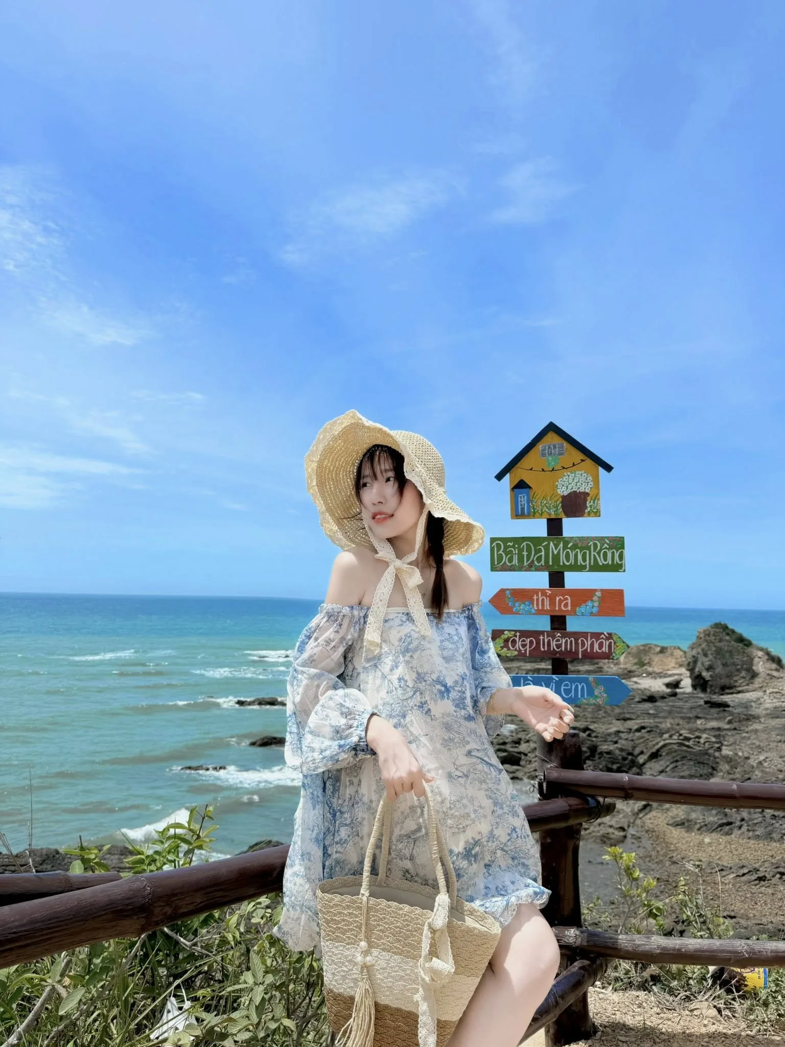Khám Phá Bãi Đá Móng Rồng – Thiên Đường Tình Yêu Ở Cô Tô – Vivu Halong
