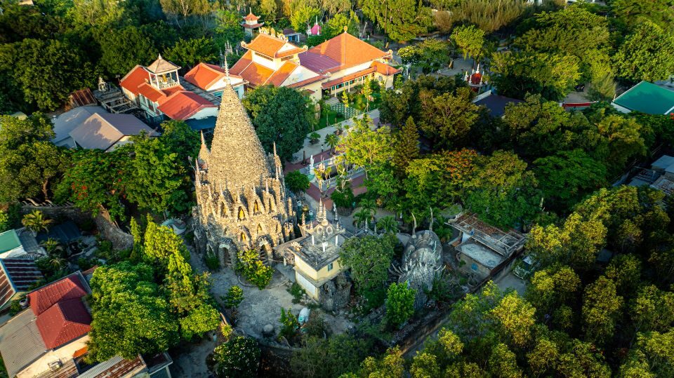 Chùa Từ Vân Ở Cam Ranh: Hướng Dẫn Tham Quan Ngôi Chùa Ốc Độc Đáo Nhất Việt Nam (2026) - ALMA Resort - Vietnam
